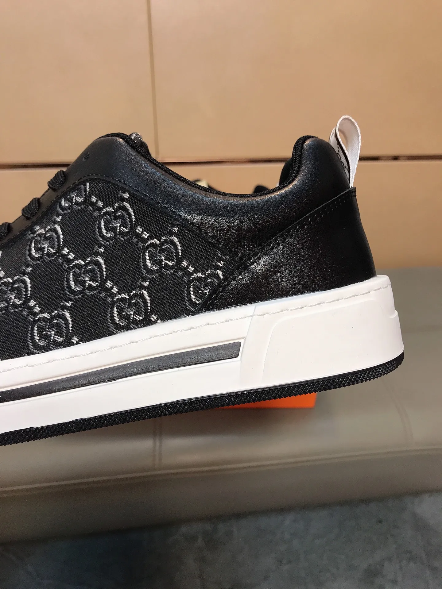 Ex-factory price 400 ⌚️⌚️[GUCCI] Gucci men’s casual shoes are absolutely popular 🔥The ultimate matching item for trendy men! Irresistible charm of super texture, the main recommendation, the upper is made of high-quality cowhide + printed fabric, sheep lining feet, wear-resistant rubber sole, noble and elegant! Extremely comfortable🎁🎁You can be as handsome as you want💪 Size 38-44!